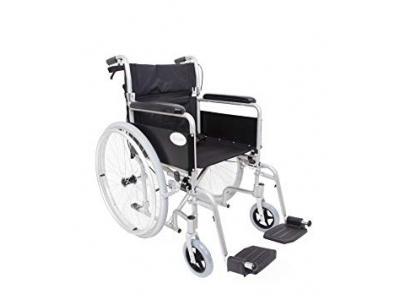 Self propelled wheelchair